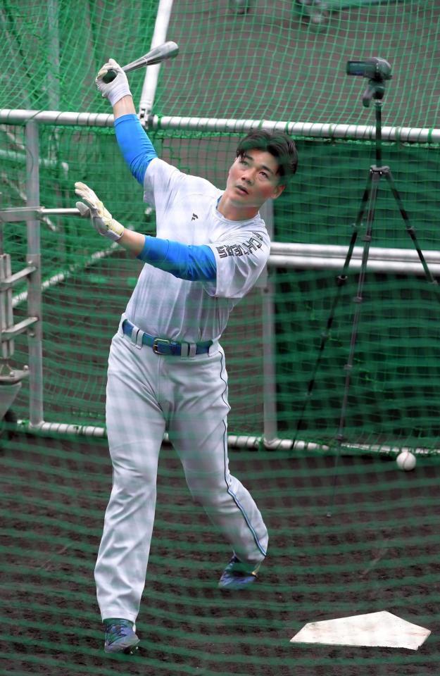 　ティー打撃をする清宮幸（撮影・佐藤厚）