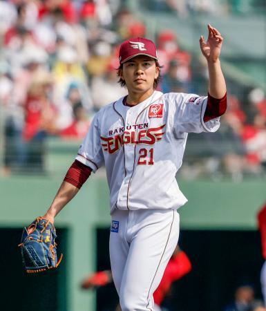 　３回を終え、ベンチに戻る楽天・早川＝倉敷