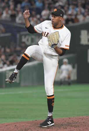 　９回表に登板したマルティネス（撮影・佐藤厚）