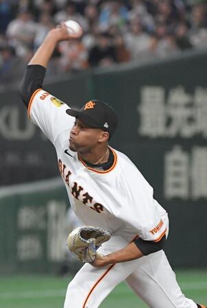 　９回表に登板したマルティネス（撮影・佐藤厚）