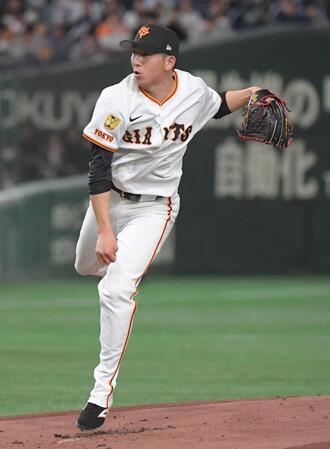 　ヤクルト打線に立ち向かう戸郷（撮影・佐藤厚）