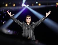 　統一との親善試合のオープニングセレモニーに登場した新庄監督