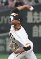 　９回表に登板したマルティネス（撮影・佐藤厚）