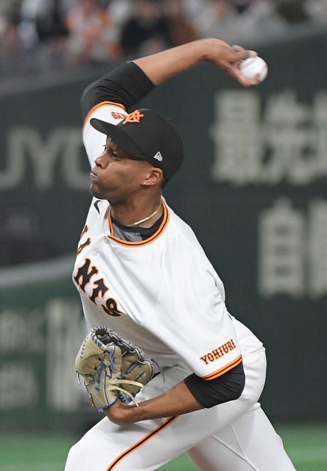 　９回表に登板したマルティネス（撮影・佐藤厚）