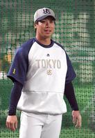 　左手の指をテーピングした山田（撮影・佐藤厚）