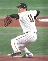 　ヤクルト打線に立ち向かう田中将（撮影・佐藤厚）