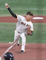 　ヤクルト打線に立ち向かう田中将（撮影・佐藤厚）