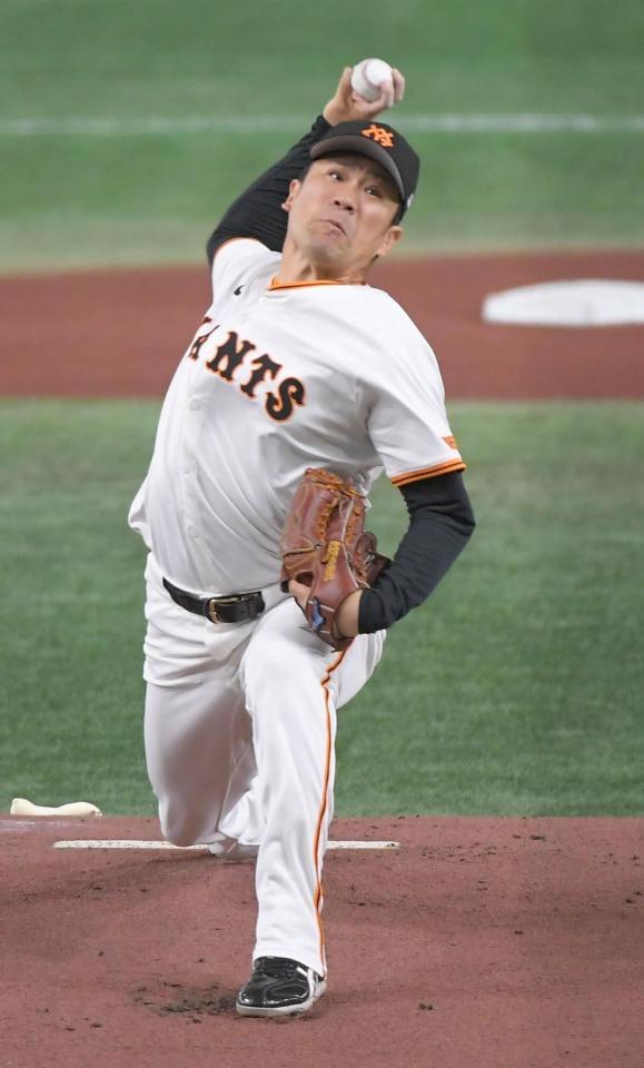 　ヤクルト打線に立ち向かう田中将（撮影・佐藤厚）