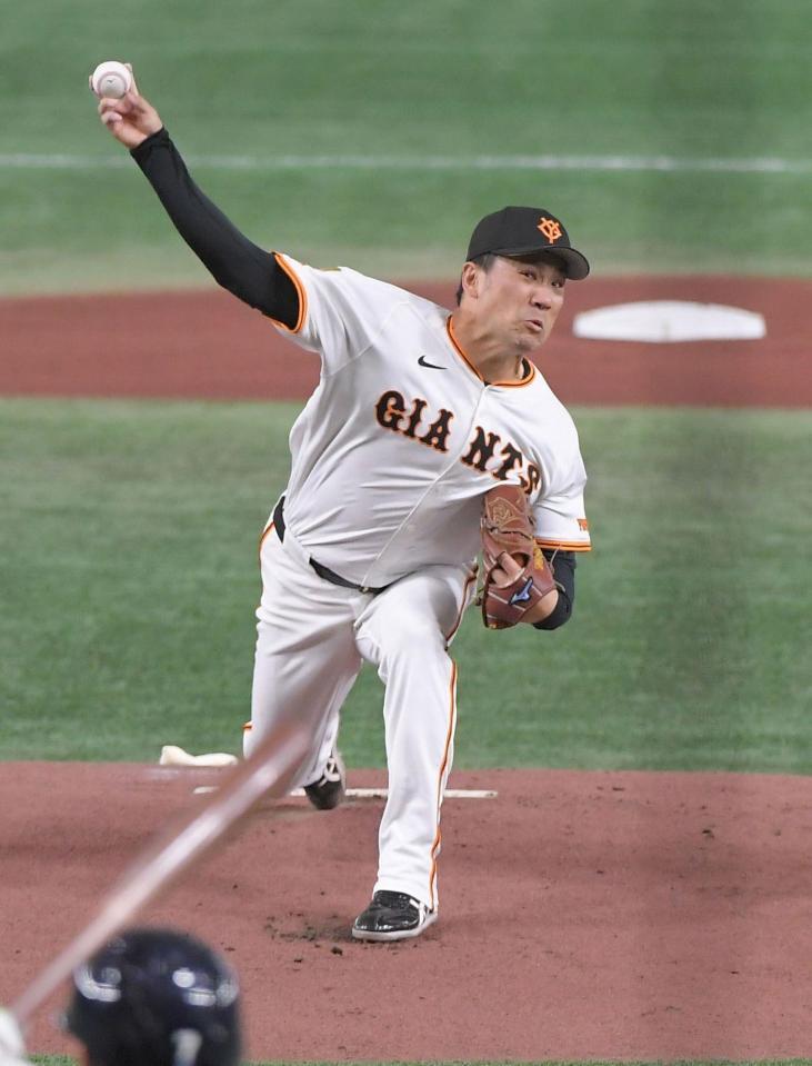 　ヤクルト打線に立ち向かう田中将（撮影・佐藤厚）