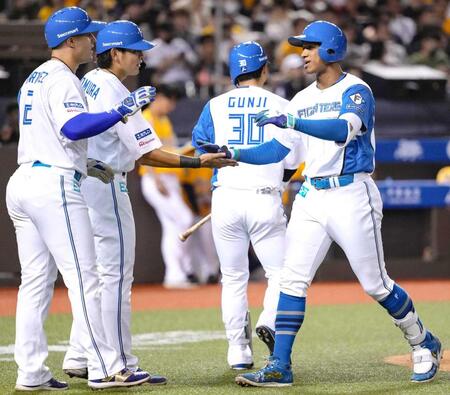 日本ハム・万波中正　熱狂台湾で決めた！二回左越え先制３ラン　大歓声に「最高」