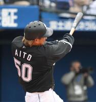 　４回、左越え２ランを放つ愛斗（撮影・伊藤笙子）