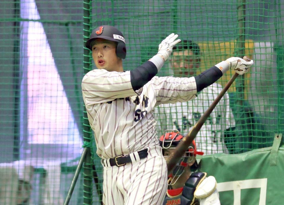 　フリー打撃で打ち込む山本（撮影・立川洋一郎）