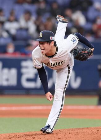 　力投する東山（撮影・石井剣太郎）