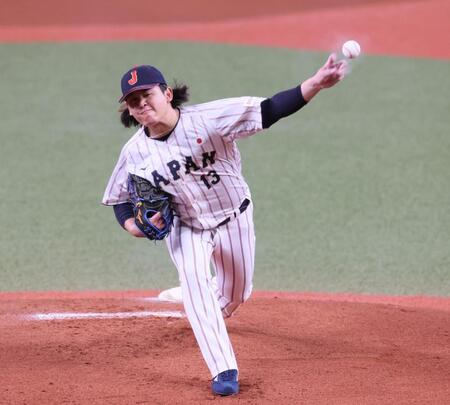 　１回、オランダ打線を相手に力投する宮城（撮影・立川洋一郎）