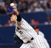 　先発し力投する宮城（撮影・山口登）