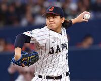 　先発し力投する宮城（撮影・山口登）