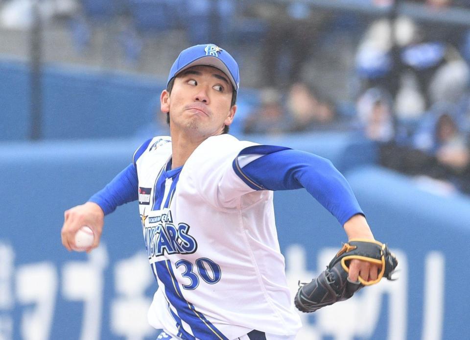 　４回から２イニングに登板した篠木（撮影・佐々木彰尚）