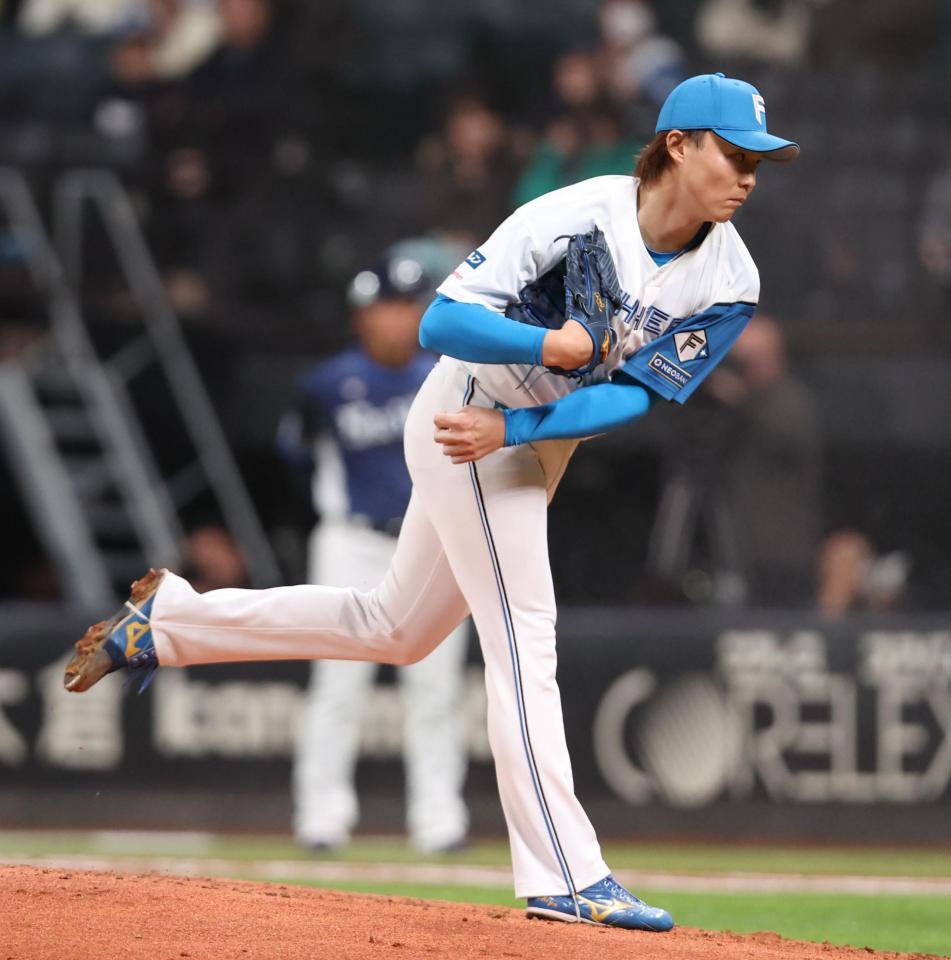 　６回から登板した山崎（撮影・中島達哉）