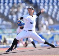 　力投する小島（撮影・開出牧）