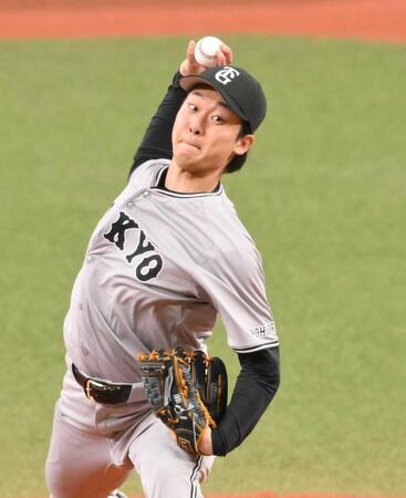 　力投する先発の山崎