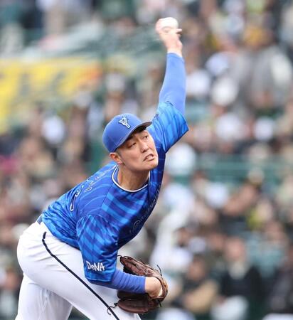 　５回、２番手で登板する庄司（撮影・中田匡峻）