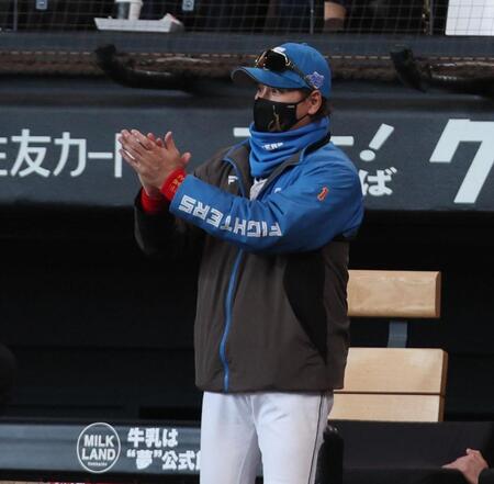 日本ハムは中日と引き分け 現役ドラフトで鷹から加入の吉田賢吾が衝撃の4-4で猛アピール 新庄監督も思わず拍手