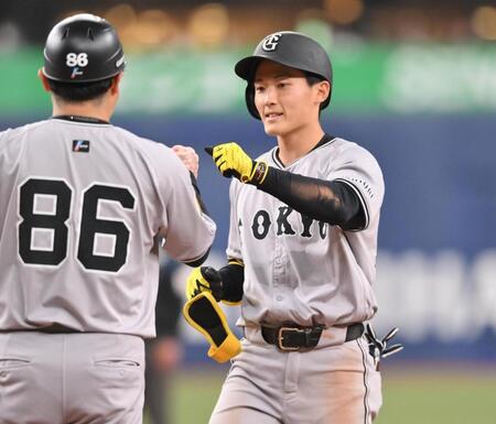 　８回、左前打を放った浦田（撮影・西田忠信）