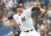 　ソフトバンク打線を相手に力投するボス（撮影・佐藤厚）