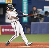 ５回、左前適時打を放つ太田（撮影・西田忠信）