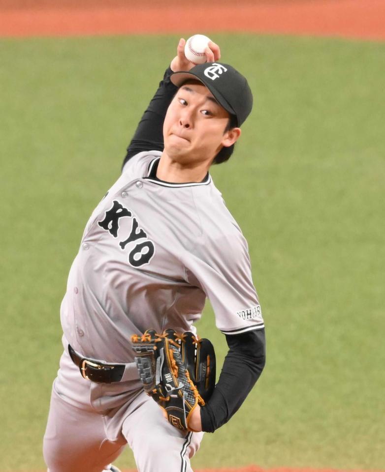 　力投する先発の山崎