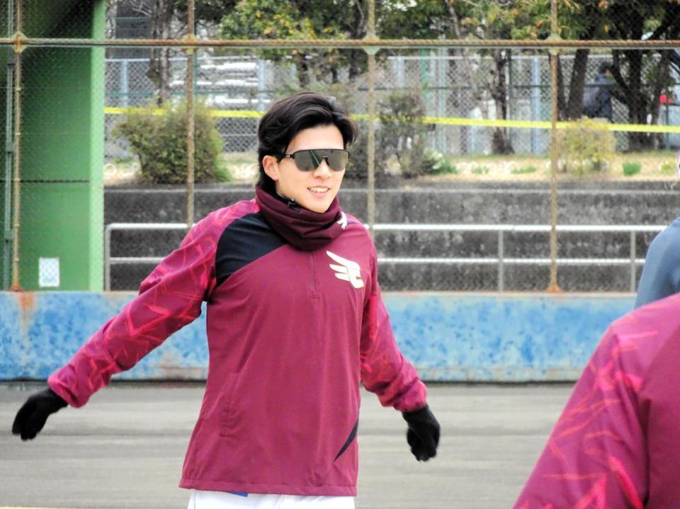 登板に向けて最終調整する早川