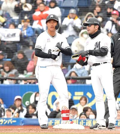 　３回、西川は中前適時打を放つ（撮影・佐藤厚）