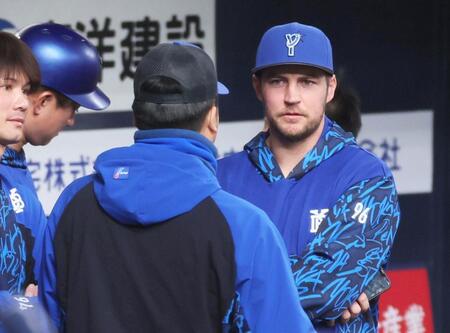 【写真】ボーク判定に「Ｗｈｙ？」怒りのＤｅＮＡ・バウアー