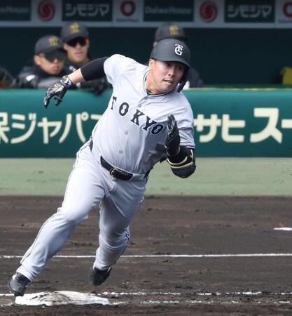 　３回、レフトへ適時二塁打を放った浅野（撮影・中田匡峻）