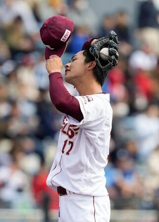 　１回、追加点を許し、汗を拭う古謝