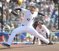 　ソフトバンク打線を相手に力投するサモンズ（撮影・佐藤厚）