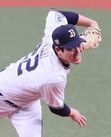 　ＤｅＮＡ打線を相手に力投する九里（撮影・立川洋一郎）