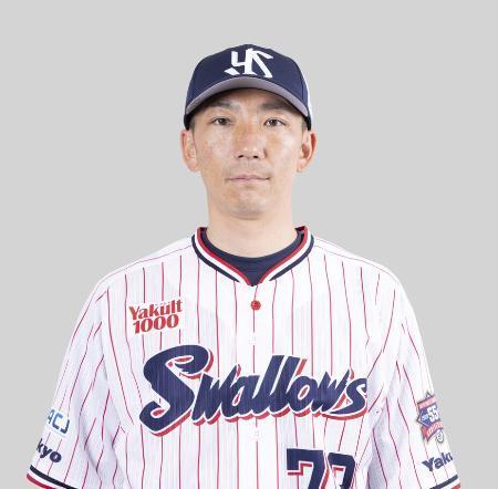 　ヤクルトの嶋基宏ヘッドコーチ