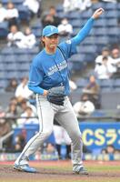 　ロッテ打線を相手に力投する山崎（撮影・佐藤厚）