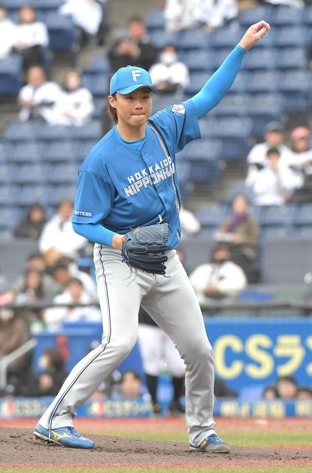 　ロッテ打線を相手に力投する山崎（撮影・佐藤厚）