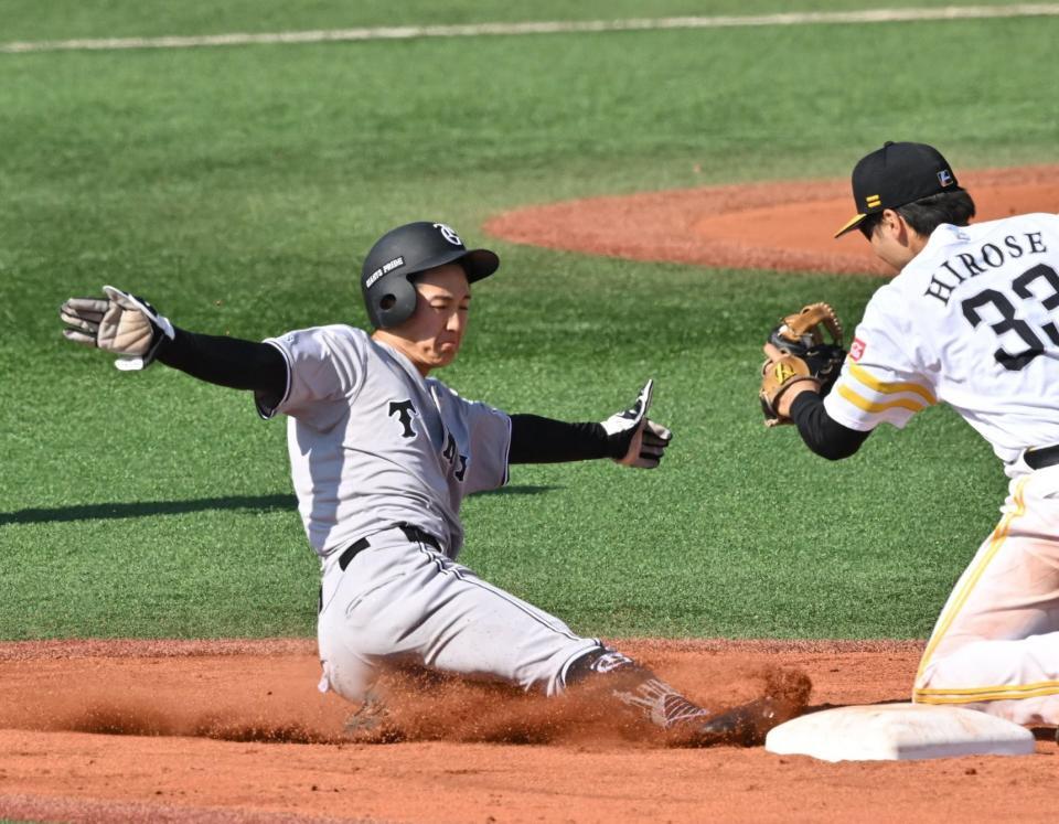 　４回、二盗を決める浦田