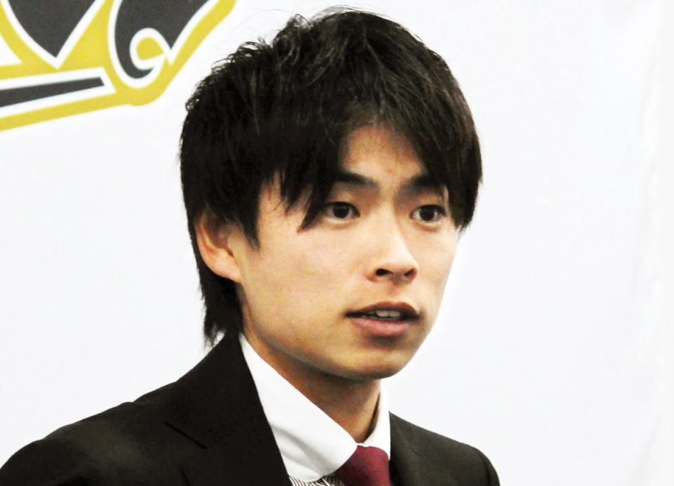 　オリックス・山岡