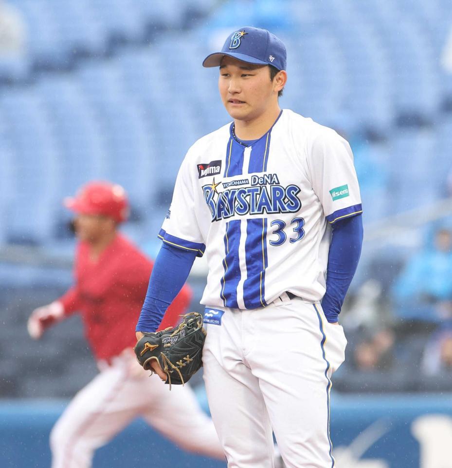 　８回、林に２ランを浴びる武田（撮影・佐々木彰尚）