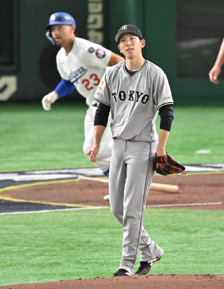 　３回、コンフォルト（後方）に先制ソロを許した戸郷