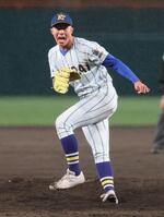 　１０回、力投する健大高崎・下重賢慎（撮影・石井剣太郎）