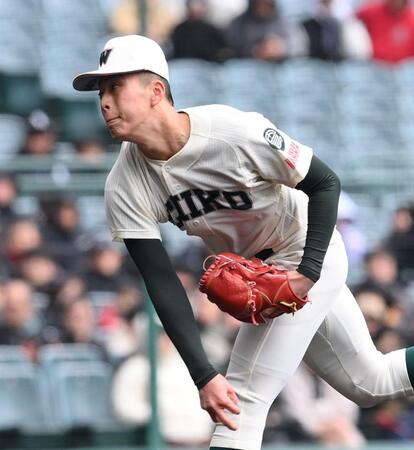 　３回途中から２番手で登板する市和歌山・丹羽涼介（撮影・西田忠信）