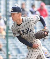 　力投する先発の敦賀気比・五十子李壱（撮影・西田忠信）