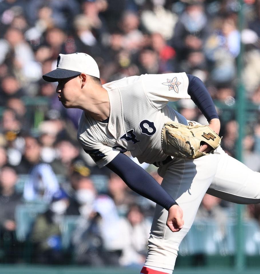 　力投する先発の東洋大姫路・阪下漣（撮影・西田忠信）