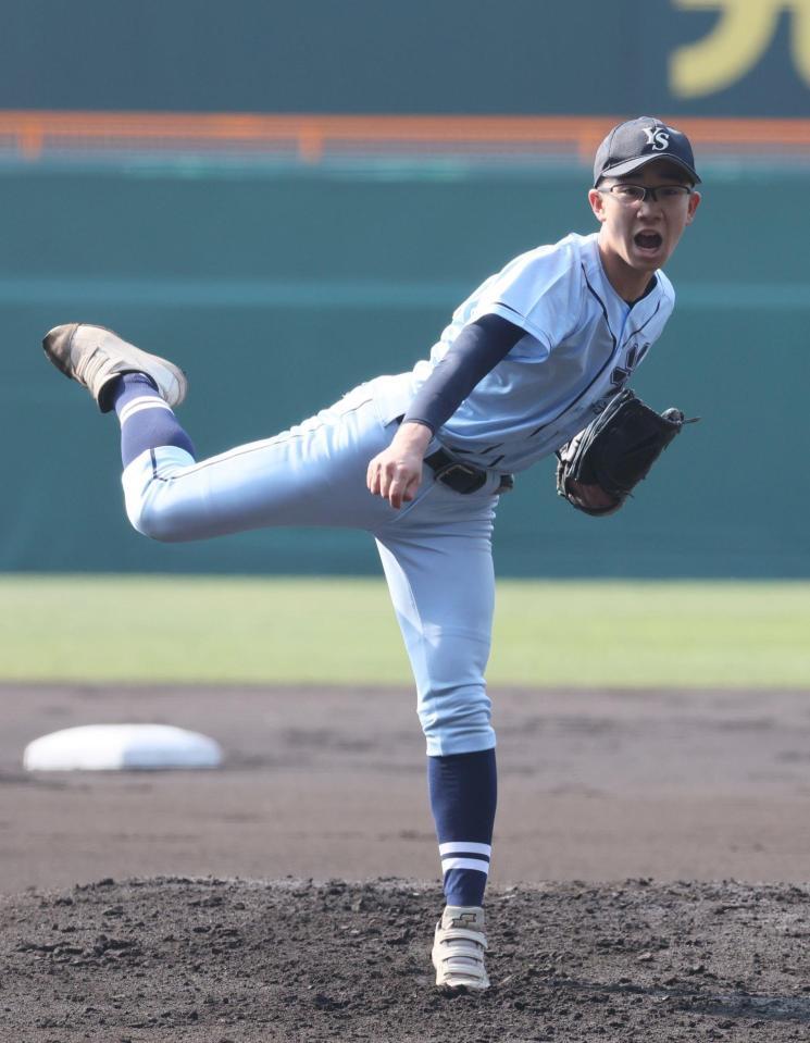 　先発し力投する横浜清陵・小原悠人（撮影・石井剣太郎）