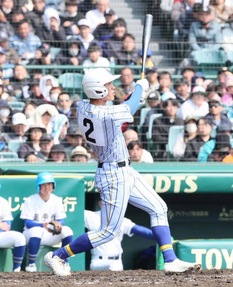 ３回、適時打を放つエナジック・山城幹大＝甲子園球場（撮影・石井剣太郎）